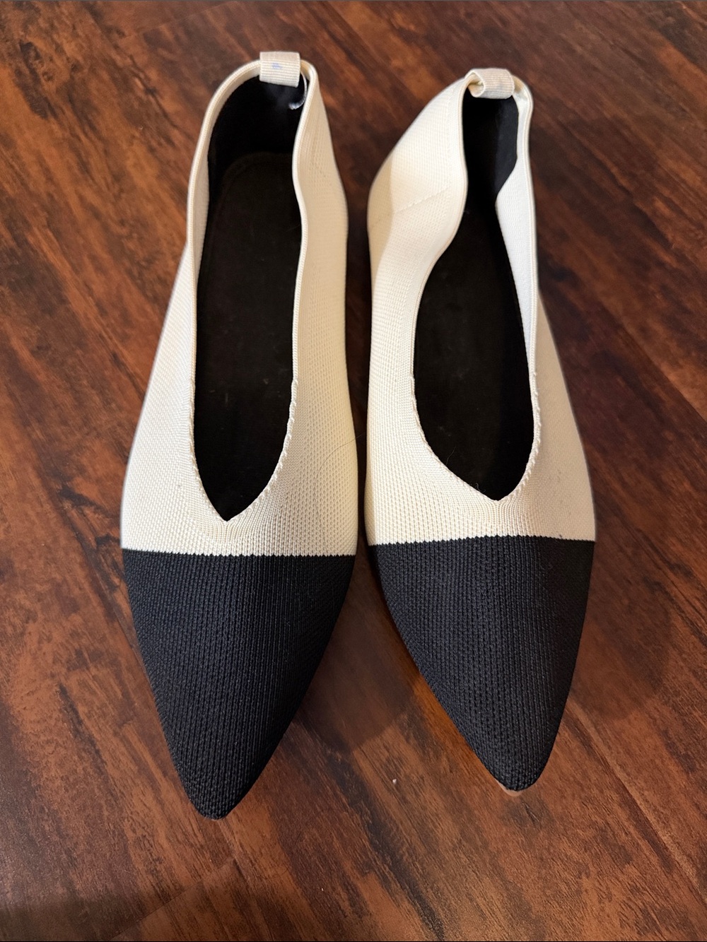 Pointed Toe Two-Tone Knit Flat - Black and Cream Women's Shoe